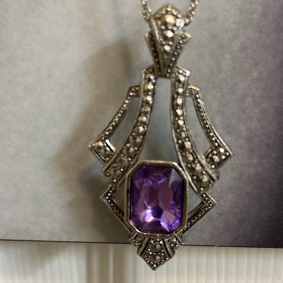 Deco Necklace w/ Purple Stone w/ Chain Vintage Avon - Picture 2 of 6